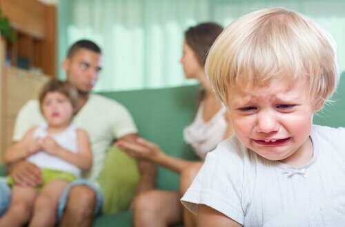Dziecko cierpi kłótnie rodziców