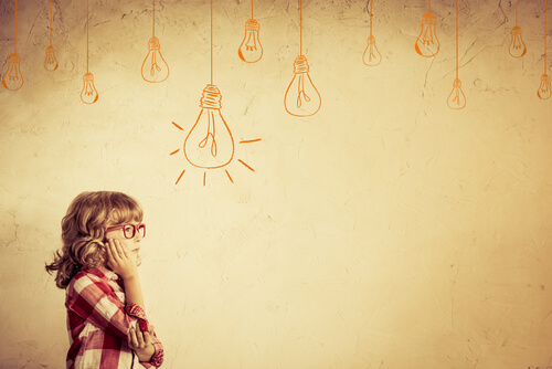 Dziewczynka i żarówki