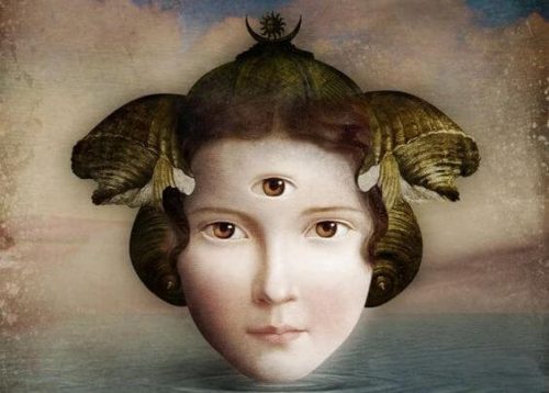 Kobieta z trzecim okem na czole