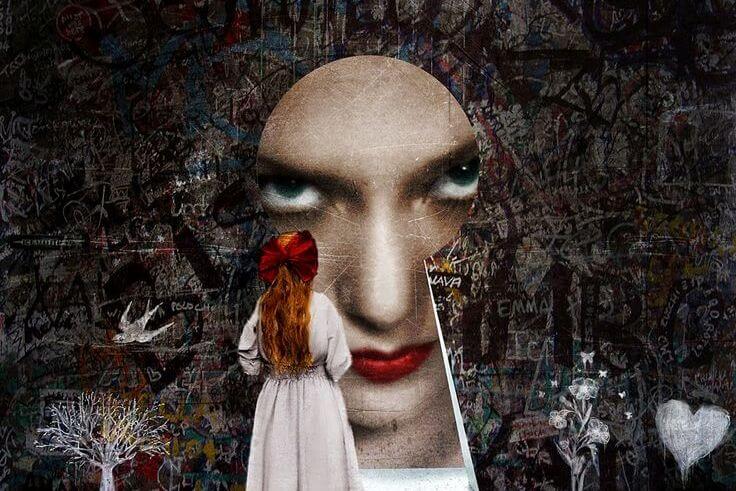 złowrogi wzrok przez dziurkę od klucza