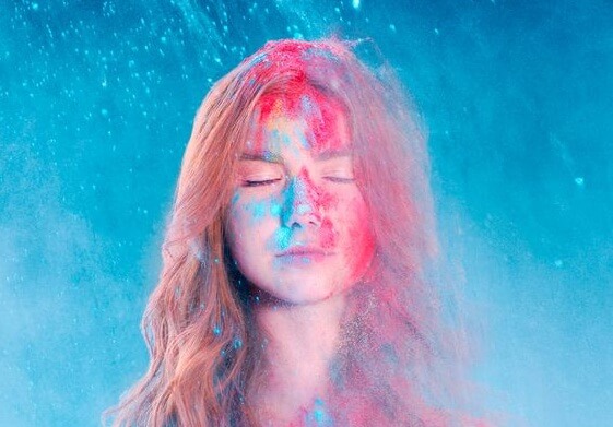 Kolorowa dziewczynka.