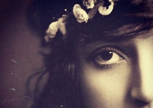 Dziewczyna o smutnych oczach