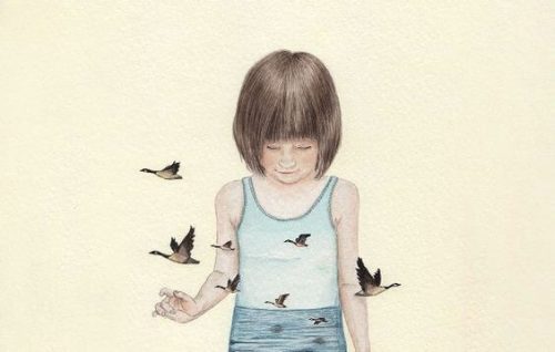 Smutna dziewczynka i latające ptaki