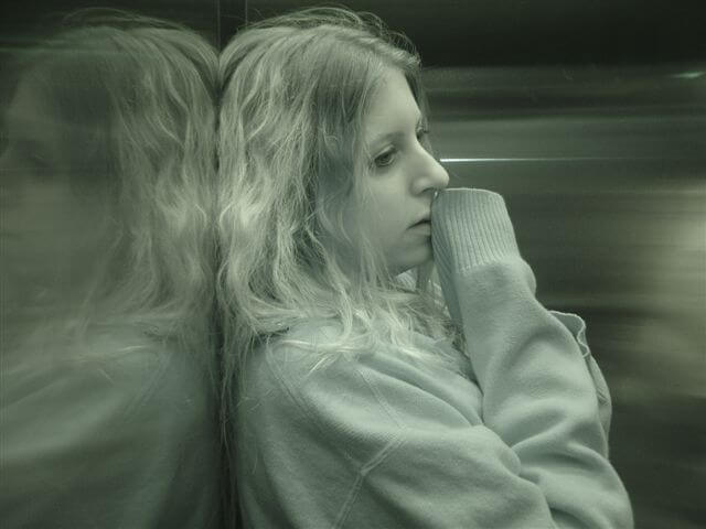 Kobieta, która czuje się winna.