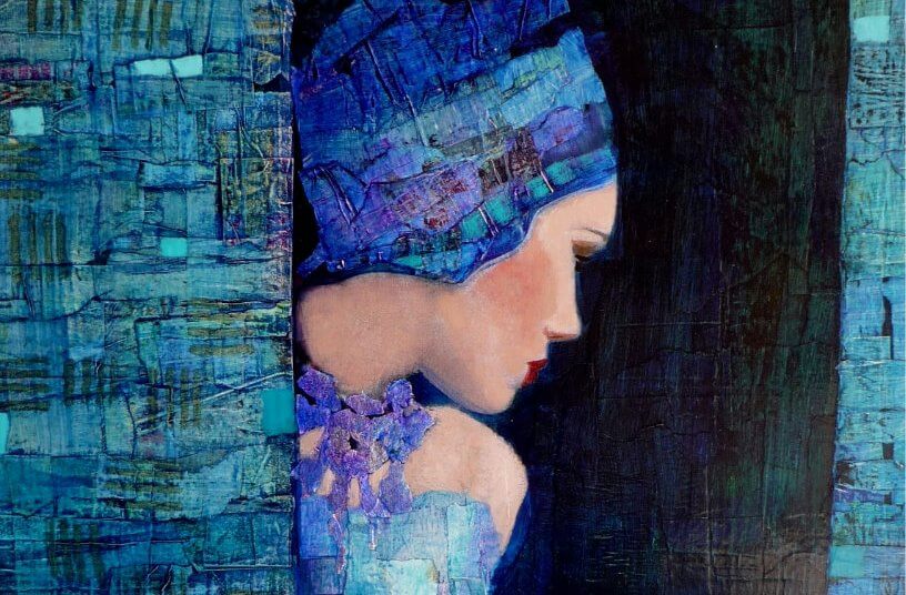 Kobieta w niebieskim nakryciu głowy.