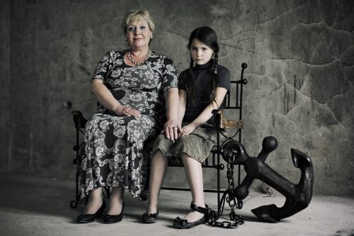 Nadopiekuńcza matka