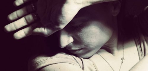 Zawstydzony chłopak