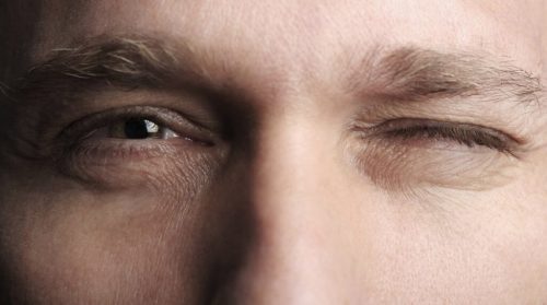 Nieufność - mruganie oczami