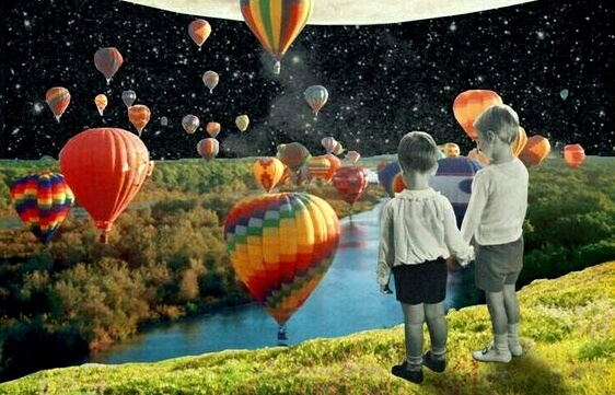 Chłopcy nad rzeką i balony.