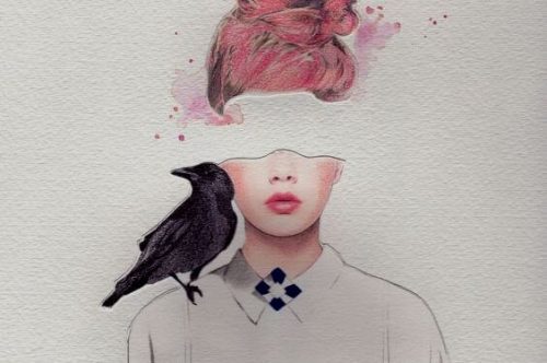 Dziewczyna z wroną na ramieniu