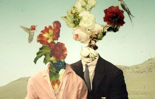 Ludzie z kwiatami zamiast głów.