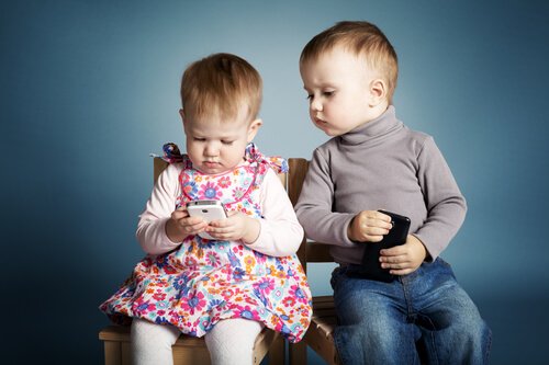Telefon komórkowy – 3 dobre powody, by nie dawać go dzieciom