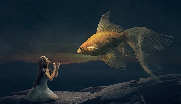 Dziewczyna ze złotą rybką