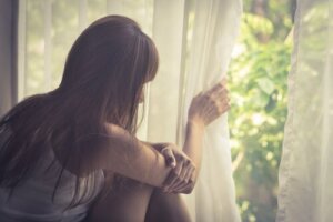 Agorafobia – co to jest? Objawy i leczenie