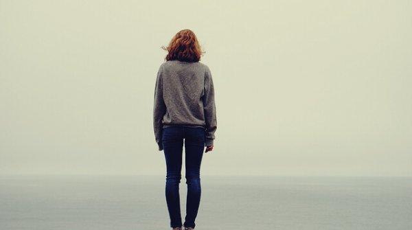 Samotna kobieta - osobowość schizoidalna