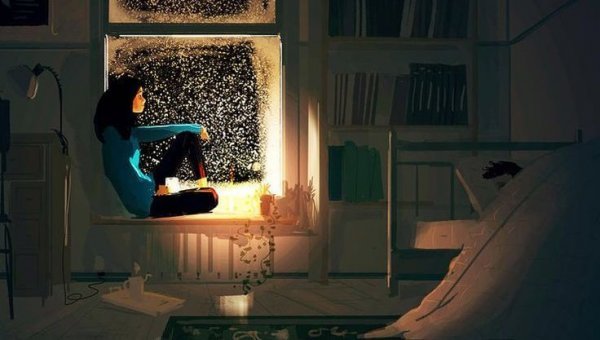 Kobieta w oknie w nocy.