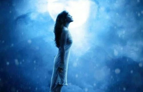 Kobieta i księżyc.