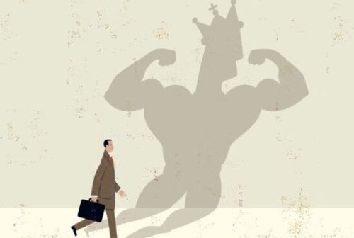 Mężczyzna z wielkim cieniem