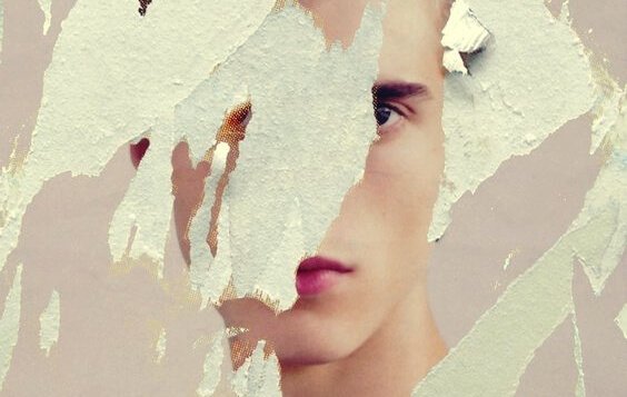 podarty obraz chłopaka