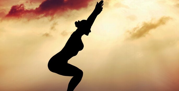 Kobieta ćwicząca Tai Chi