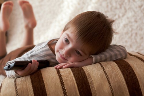 Filmy - dlaczego dzieci mogą oglądać w kółko te same?