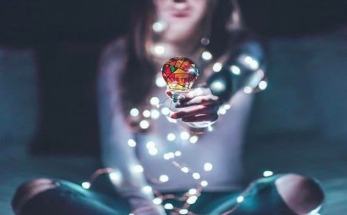 Jak być szczęśliwym? Nauka podpowiada