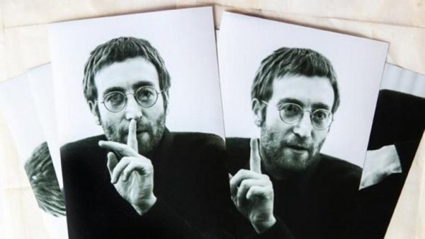 Zdjęcia Johna Lennona.