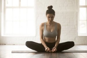 Joga – pozycje, które pomogą w walce z bólem krzyża