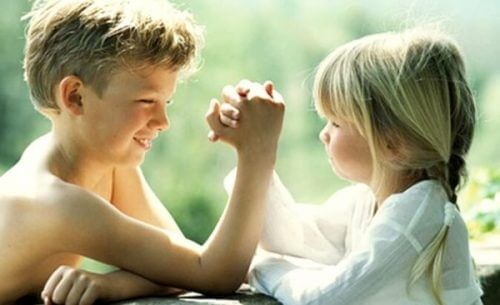 Starsze rodzeństwo to super bohaterowie a zarazem najlepsi przyjaciele