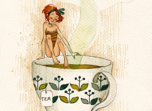 Kobieta siedzi na krawędzi kubka herbaty