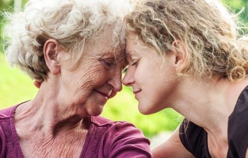 Starsze osoby - jak pomóc im w zmniejszeniu odczuwanego smutku