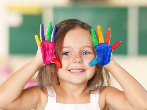 Uśmiechnięte dziecko