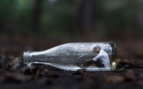 Człowiek w butelce - lęk przed konfliktem