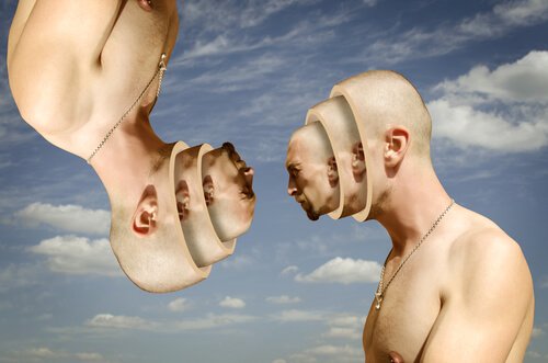 Mężczyźni o wielu twarzach.