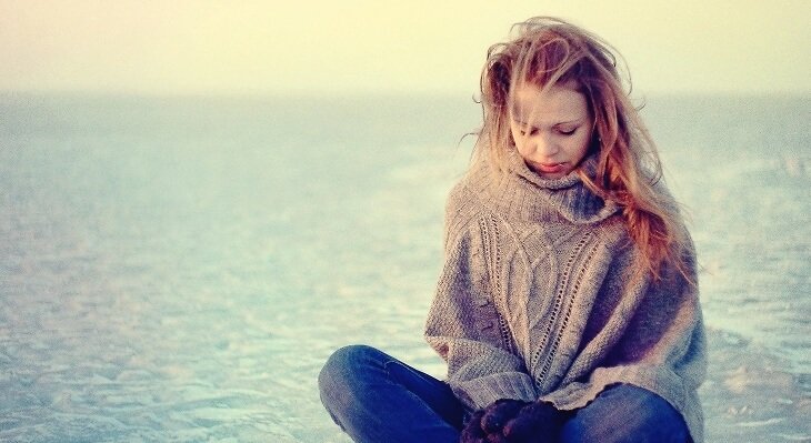 Nastolatka nad morzem