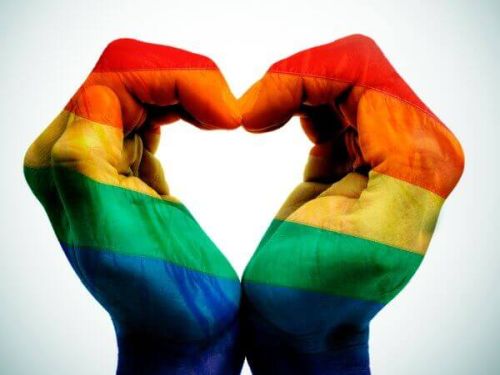 Orientacja seksualna - ręce składane w kształt serca
