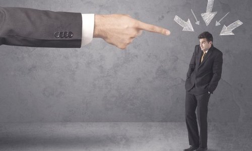 Palec wskazujący mężczyznę