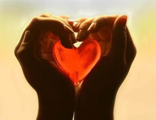 Ufność - 10 ciekawych stwierdzeń dotyczących naszego zaufania