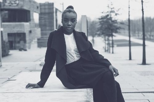 Ciemnoskóra kobieta