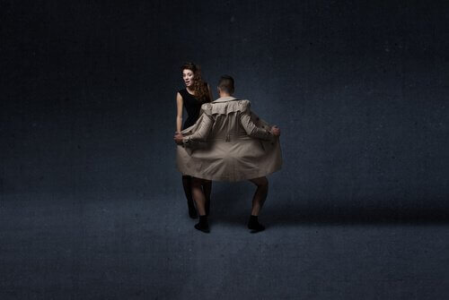 Ekshibicjonizm: przyczyny seksualnej parafilii