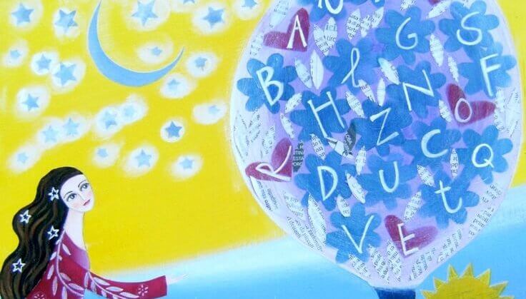 Kobieta i drzewo - żyć w zgodzie z naturą