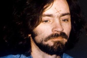Charles Manson i psychologia jego mrocznego kultu