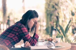 Pozytywne radzenie sobie z frustracją: 5 niezbędnych porad