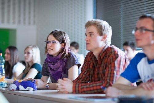 Studenci w klasie