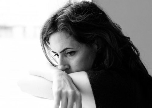 Kobieta niezadowolona ze swojej pracy