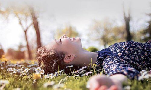 szczęśliwa dziewczyna