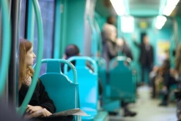 Efekt widza: kiedy nikt nie pomaga osobie w potrzebie