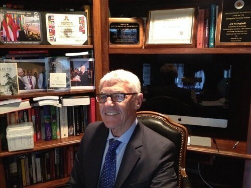 Kruglanski uśmiecha się