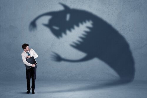 Przestraszony mężczyzna