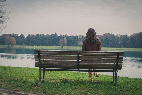 Być samotnym a odczuwać samotność to nie to samo